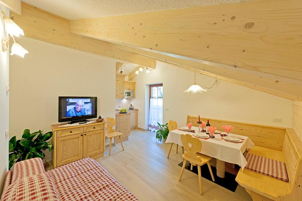 Cesa Melester Campitello di Fassa Room photo